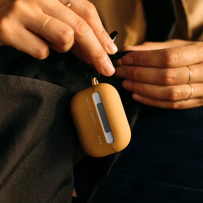 Native Union Roam apvalks AirPods Pro 2, alumīnijs, polikarbonāts, silikons, tērauds, 16 g, dzeltens