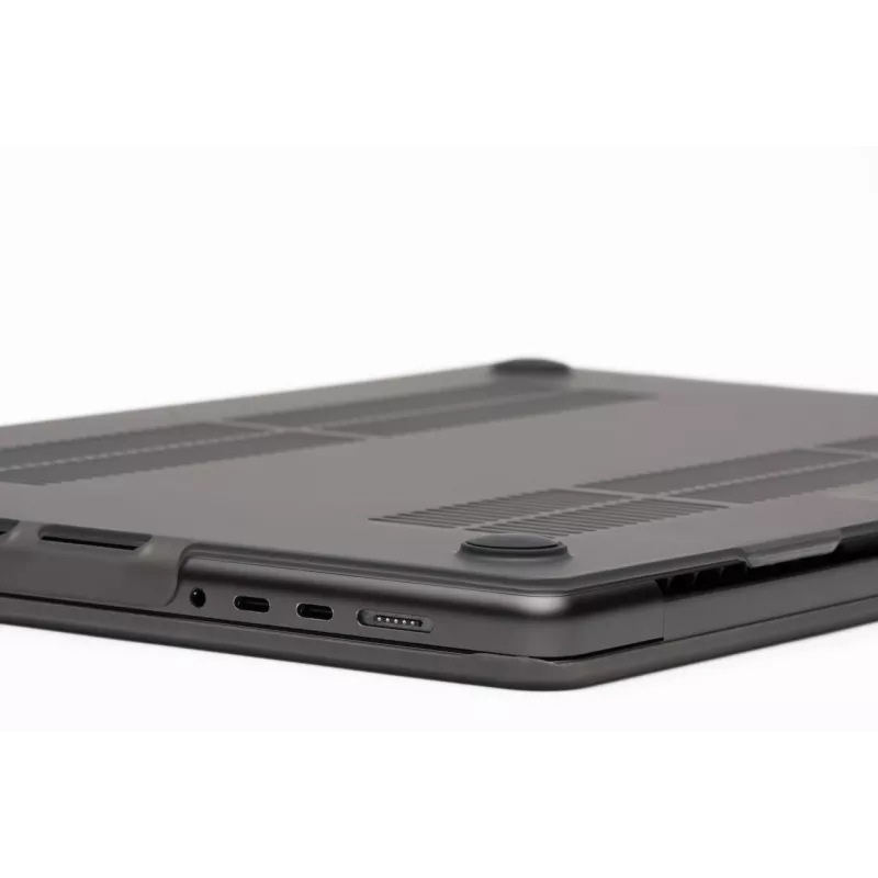 Cietais vāciņš Zagg MacBook Pro 13 M2/M1 (20) — Smoke apdare, aizsargājošs apvalks