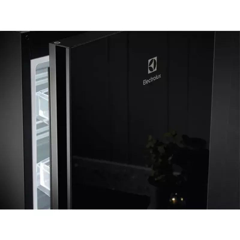 Electrolux LNT7ME36K2 ledusskapis-saldētava, 367 l (ledusskapis 266 l, saldētava 101 l), saldētava apakšā, No Frost, enerģijas klase E, melns