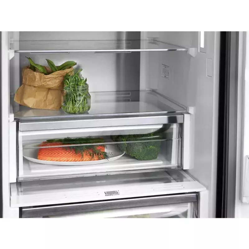 Electrolux LNT7ME36K2 ledusskapis-saldētava, 367 l (ledusskapis 266 l, saldētava 101 l), saldētava apakšā, No Frost, enerģijas klase E, melns