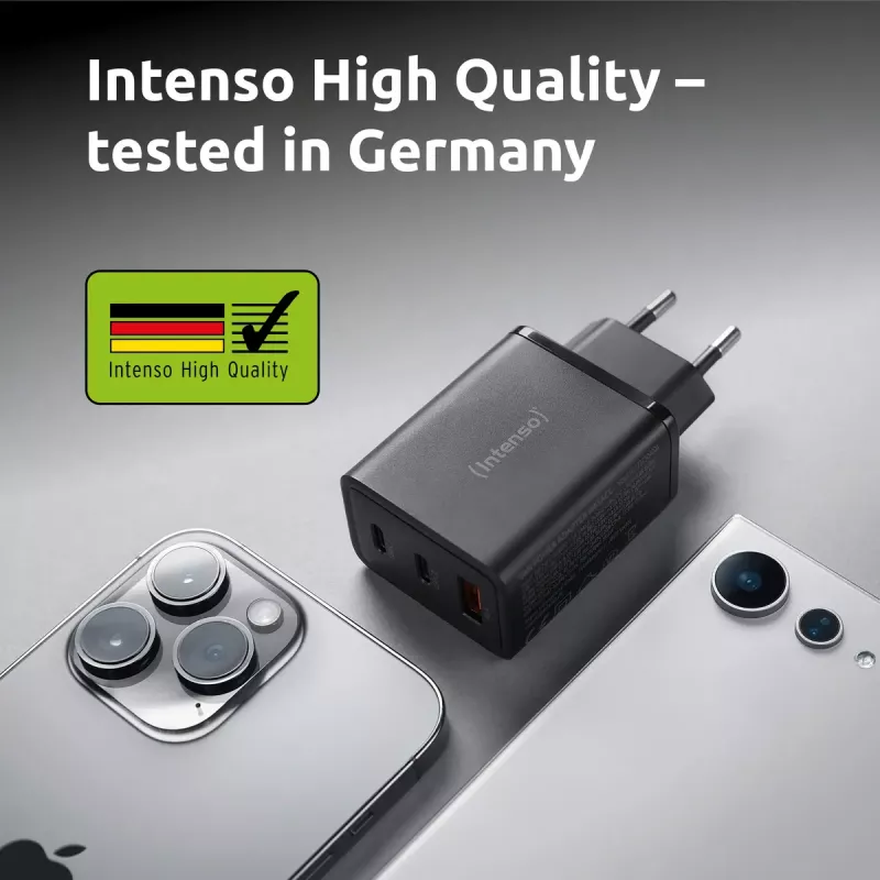 Strāvas adapteris Intenso W65ACC ar USB-C un USB-A portiem, melns