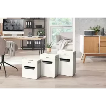 Papīra smalcinātājs LEITZ IQ Protect Premium 6M P5 — mikrošķiedru griezums, 18 L, skārienvadība, 351×204×355 mm