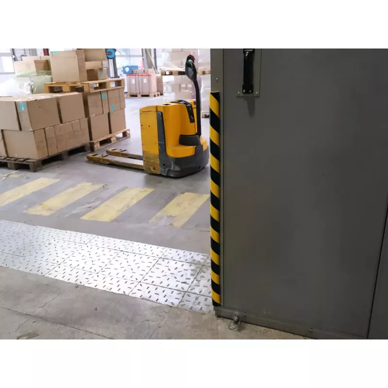 Durable S32R Plastmasas Rounded Profils Melns Dzeltens 1000 mm