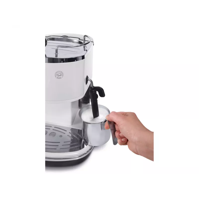Espresso automāts De’Longhi ECO 311.W — manuāls, 15 bāri, 1.4 L ūdens tvertne, 2 krūzēm, siltuma uzturēšana, darba virsmas