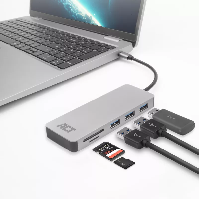 ACT USB-C centrmezgls 3.0, 3x USB-A, karšu lasītājs, PD caurvads