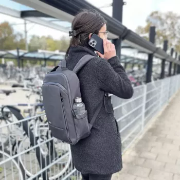 ACT Move AC8560 mugursoma klēpjdatoriem līdz 15.6 collām, pelēka, no pārstrādātām plastmasas pudelēm