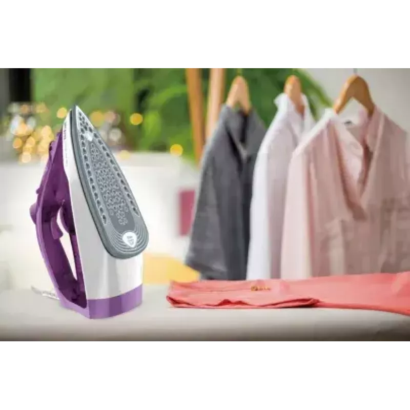 Tefal FV2836 sausā un tvaika gludeklis ar keramikas zoli 2400 W violets, balts