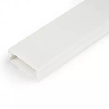 StarTech.com vadu pārvaldības kanāls ar līmlenti un vāku, 32mm x 11mm, 1m, PVC, baltā krāsā