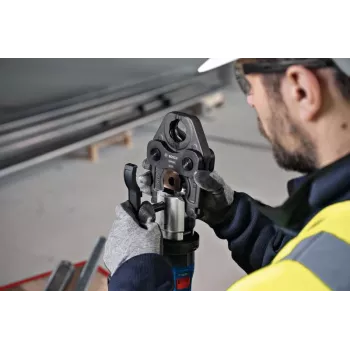 Bosch Akku-Presswerkzeug GPT 18V-32 cauruļu presēšanas instruments