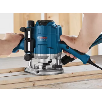 Bosch GOF 1250 CE melns, zils 24000 RPM 1250 W