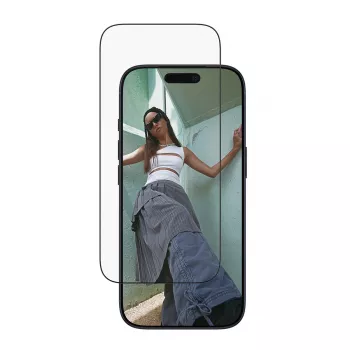 Aizsargplēve PanzerGlass SAFE. by iPhone 17 Pro — ultra-plata PET plēve ar melnu rāmi, sausa uzklāšana, izturīga pret skrāpējumiem un triecieniem