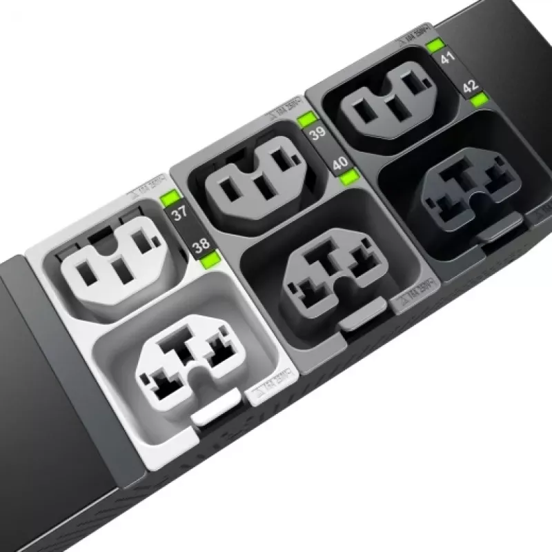APC NetShelter Rack PDU Advanced, Mērītais kontaktligzdu bloks, 3F, 22.1kW 400V 32A vai 17.3kW 415V 30A, 48 kontaktligzdas, IEC309