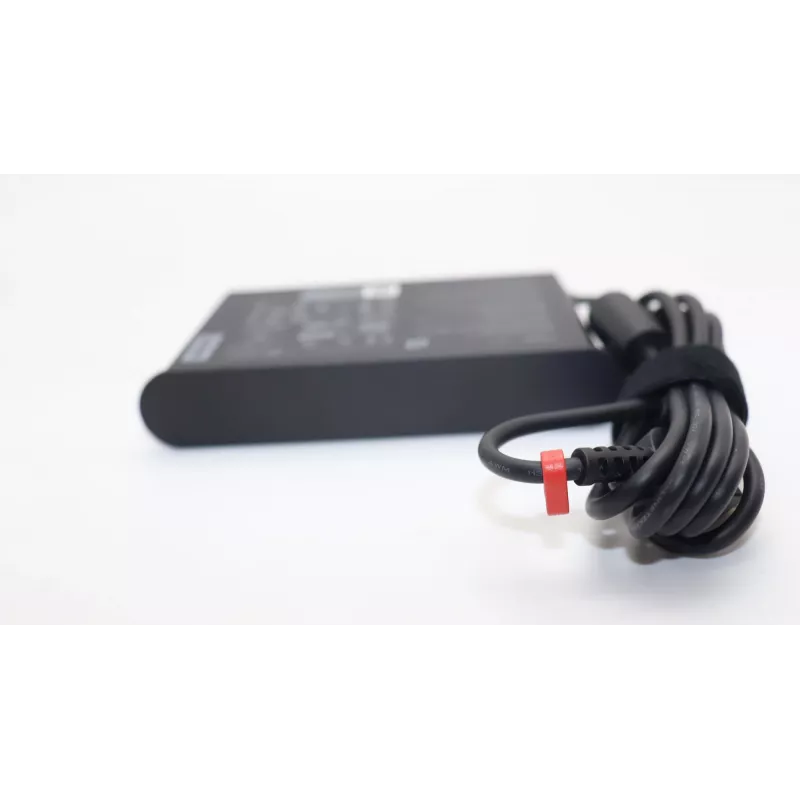 Lenovo 5A11K67847 tīkla adapteris 135 W Melns