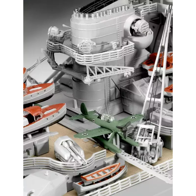 Kara flotes modelis Revell Bismarck montāžas komplekts 1:350