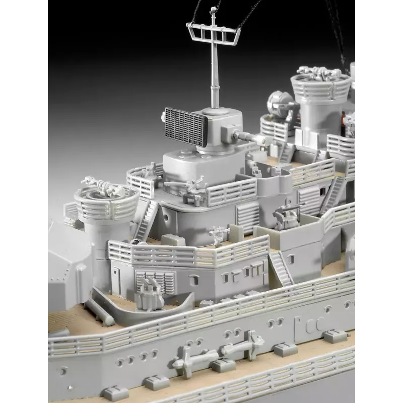 Kara flotes modelis Revell Bismarck montāžas komplekts 1:350