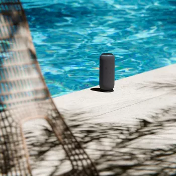 Motorola moto sound flow Carbon mono portatīvais skaļrunis — 30 W RMS, USB-C, bezvadu, auduma korpuss