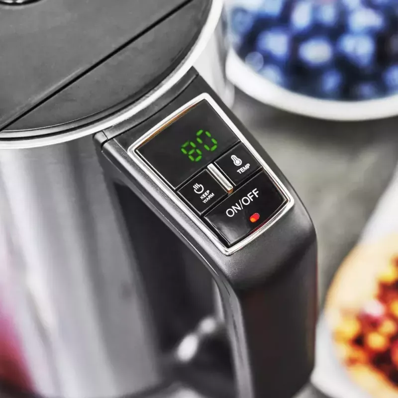 Elektriskā tējkanna GASTROBACK Design Cool Touch 1.5 L 2200 W, Nerūsējošais tērauds/Melns