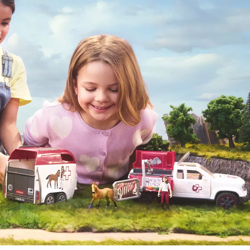schleich HORSE CLUB Mobilais veterinārs ar piekabi
