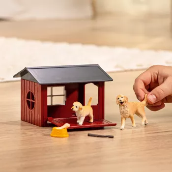 Schleich FARM WORLD Suņu būda ar zelta retrīveru
