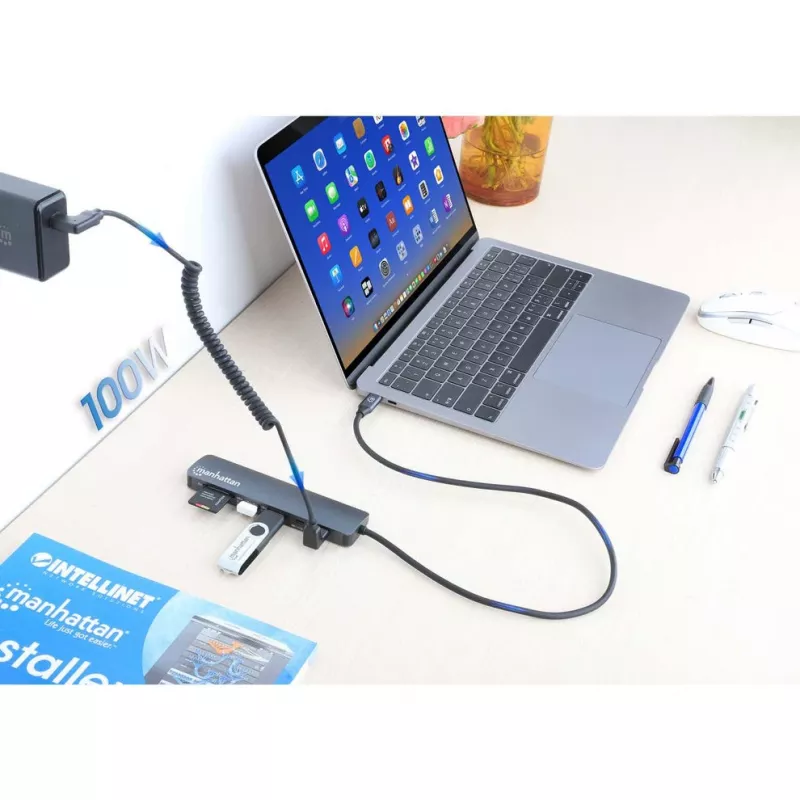 Manhattan USB-C dokstacija/hubs ar karšu lasītāju, porti (x5): HDMI, USB-A (x2) un USB-C (x2), ar Power Delivery (PD) 100W - nepieciešams ārējais USB-C lādētājs (nav iekļauts). USB barošana (nav nepieciešams ārējais barošanas avots), kad PD netiek izmanto