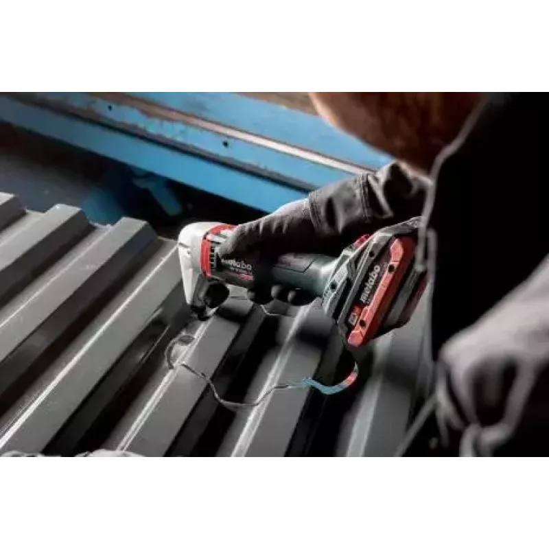Metabo NIV 18 LTX BL 1.6 bezvadu lokšņu metāla šķēres