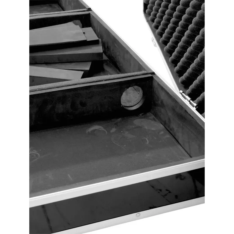 Flight case Roadinger 30125346 DJ kontrolierim Saplāksnis Melns Sudrabs
