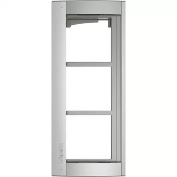 Legrand 350231 rāmis un apkārtējā plāksne 3 moduļiem