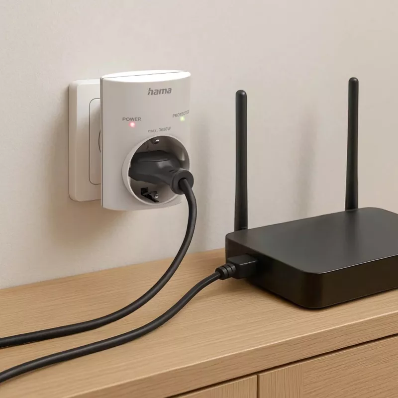 Hama 00223324 kontaktligzdas adapteris ar pārsprieguma aizsardzību, F tips, balts