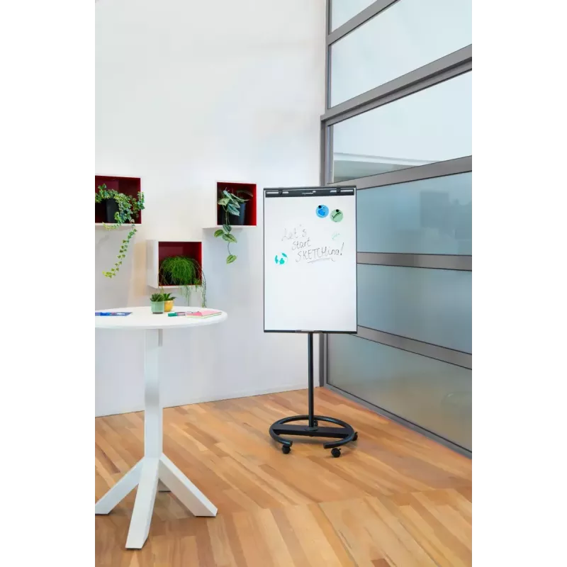 Mobilais flīpčarts ar apaļu pamatni Legamaster SKETCH EASY — tērauds, 5 riteņi, 720×600 mm