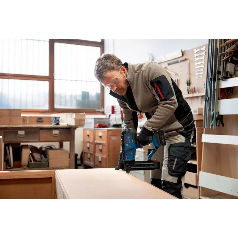 Bosch GNH 18V-50 M Professional Bezvadu Naglotājs