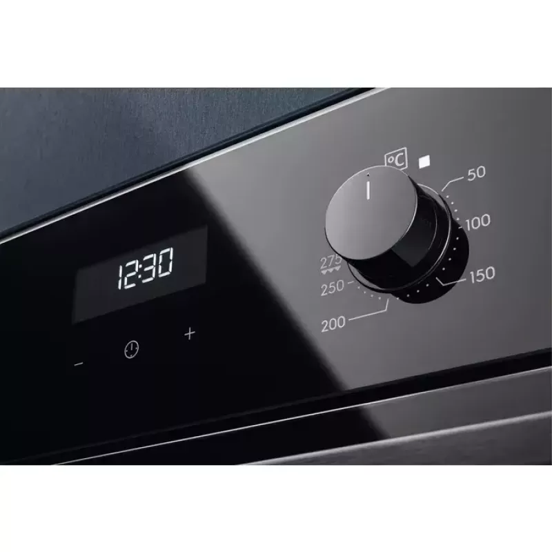 Iebūvējamā elektriskā cepeškrāsns Electrolux EOE5C71Z