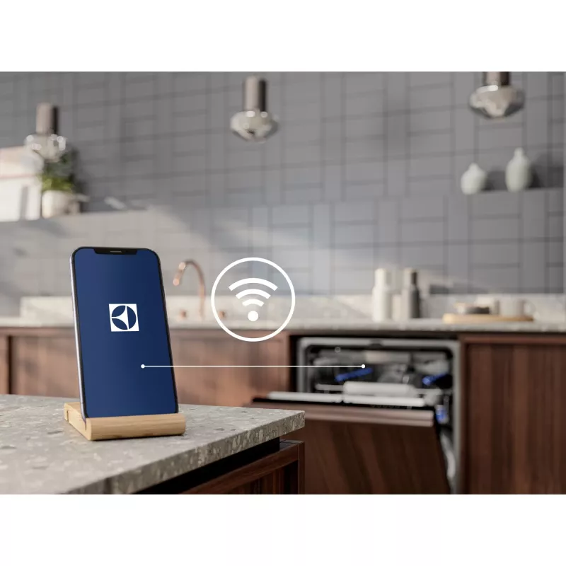 Iebūvējamā trauku mazgājamā mašīna Electrolux EEM69410W — 15 komplekti, 42 dB, pilna izmēra 60 cm, AirDry