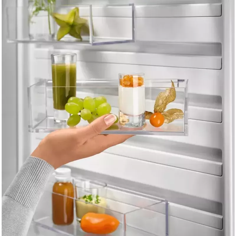 Electrolux LNC7ME32X3 Brīvi stāvošs ledusskapis 330 L Nerūsējošais tērauds
