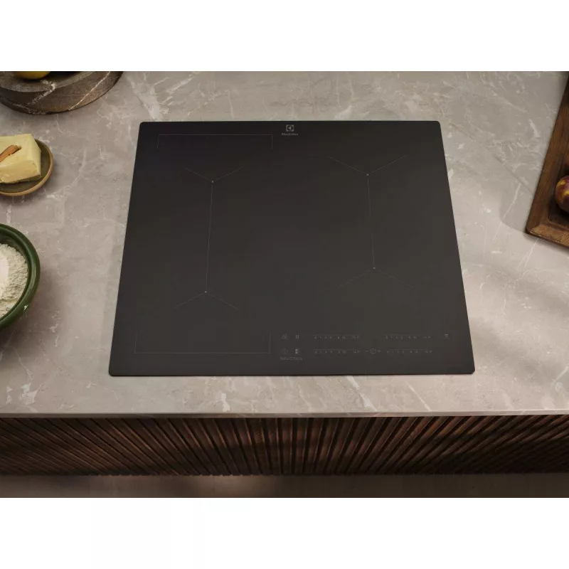 Electrolux Serie 600 EIV83443CT Iebūvējamā indukcijas plīts 80 cm, 4 zonas, melna