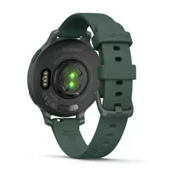 Viedpulkstenis GARMIN Lily 2 Active Green — 38 mm alumīnija korpuss, silikona siksniņa, GPS, SpO2, 5 ATM, akumulators 9 dienas