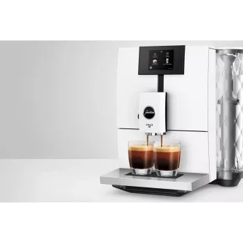Kafijas automāts JURA ENA 8 (EC) — pilnībā automātisks, 1.1 L ūdens tvertne, 125 g pupiņu tvertne, 15 programmas, 15 bāri, termobloks, Wi‑Fi, balts