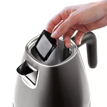 De’Longhi KBIN2001.TB elektriskā tējkanna 1.7 L 2000 W Titanium