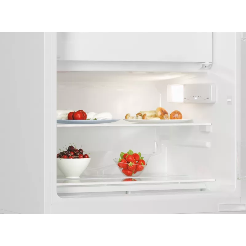 Candy CM4SE68W kombinētais ledusskapis zem letes 111 L