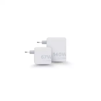 Pārnēsājams 140W GaN ceļojumu lādētājs Xtorm XVC2140 ar 3× USB-C PD portiem un 2 m USB-C kabeli, balts
