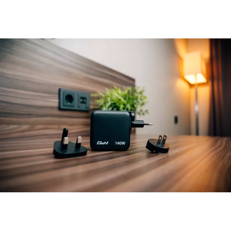 Verbatim Mini GaN Lādētājs 140W ar Displeju, Iekštelpām, AC, 28 V, Melns