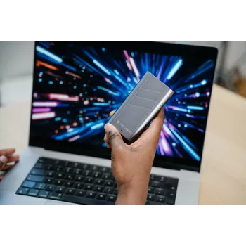 Verbatim TurboMetal SSD USB4 1TB USB Type-C USB4 Gen 2x2 Sudraba