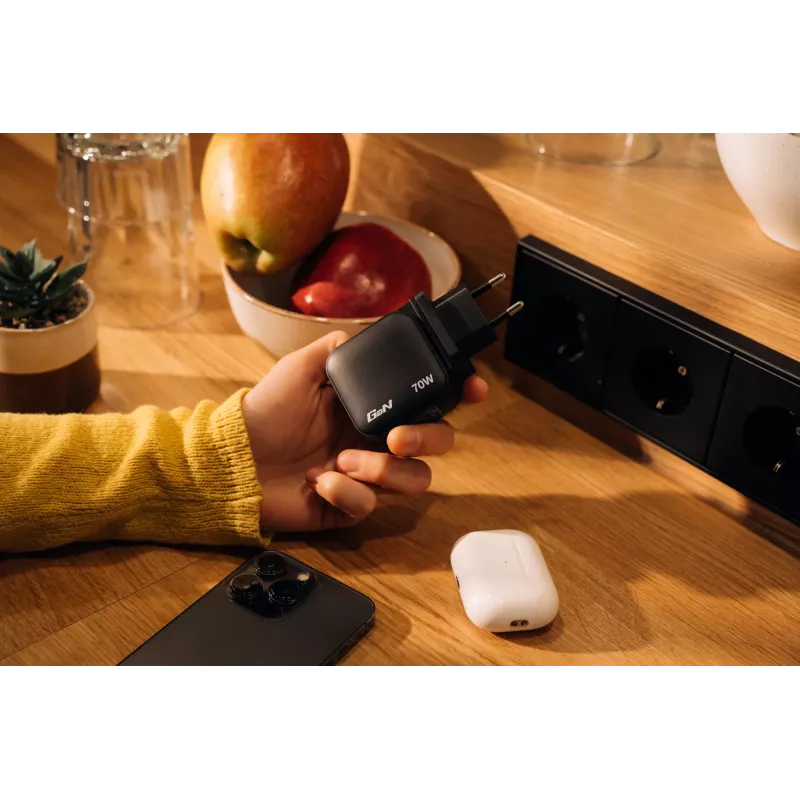 Verbatim Mini GaN Lādētājs 70W 3 Porti US spraudnis ar EU un UK adapteriem