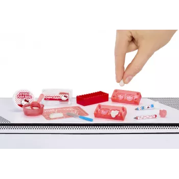 Miniverse Make It Mini Hello Kitty un Draugi 3. sērija, 8 gadi, Hello Kitty, Daudzkrāsains, Plastmasa, Sveķi