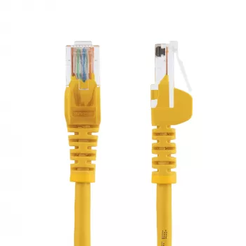 StarTech.com Cat5e Ethernet vītais kabelis ar aizsargātiem RJ45 savienotājiem - 0,5 m, Dzeltens