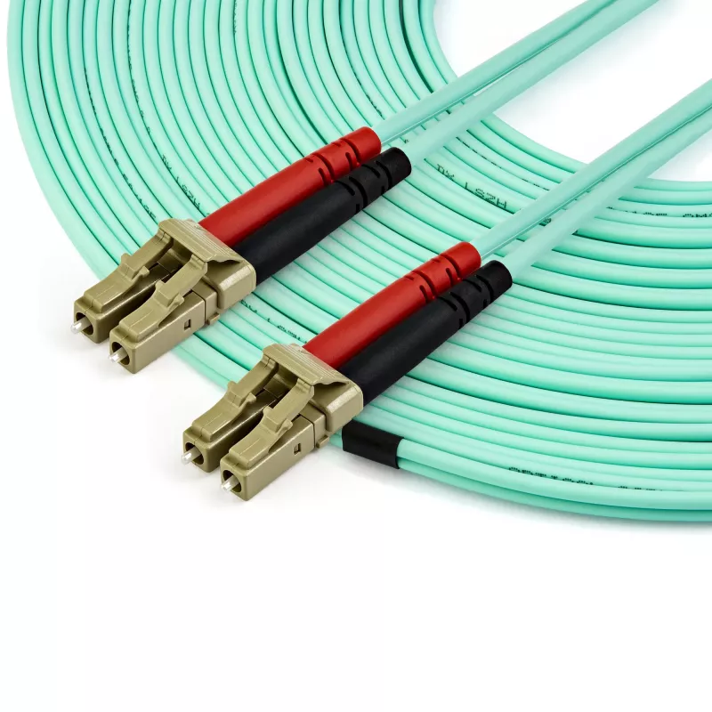 StarTech.com 15m (50ft) LC/UPC-LC/UPC OM3 daudzmodu optiskā šķiedras kabelis, pilns duplekss 50/125µm, 100G, zems ievietošanas zudums, LSZH