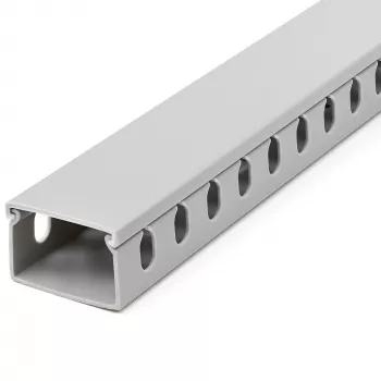 StarTech.com atvērtā tipa kabeļu pārvaldības kanāls ar vāku, 38mm x 25mm, 2m garš, 8mm spraugas, PVC, maks. 20 kabeļi, UL