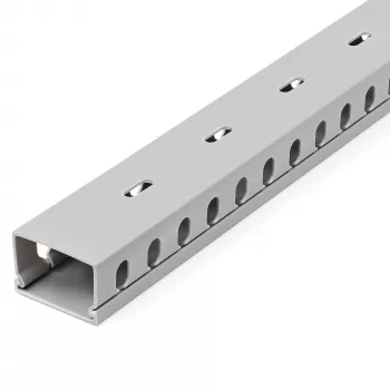 StarTech.com atvērtā tipa kabeļu pārvaldības kanāls ar vāku, 38mm x 25mm, 2m garš, 8mm spraugas, PVC, maks. 20 kabeļi, UL