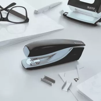 Leitz WOW 5502 skavotājs metāla 30 loksnēm melns