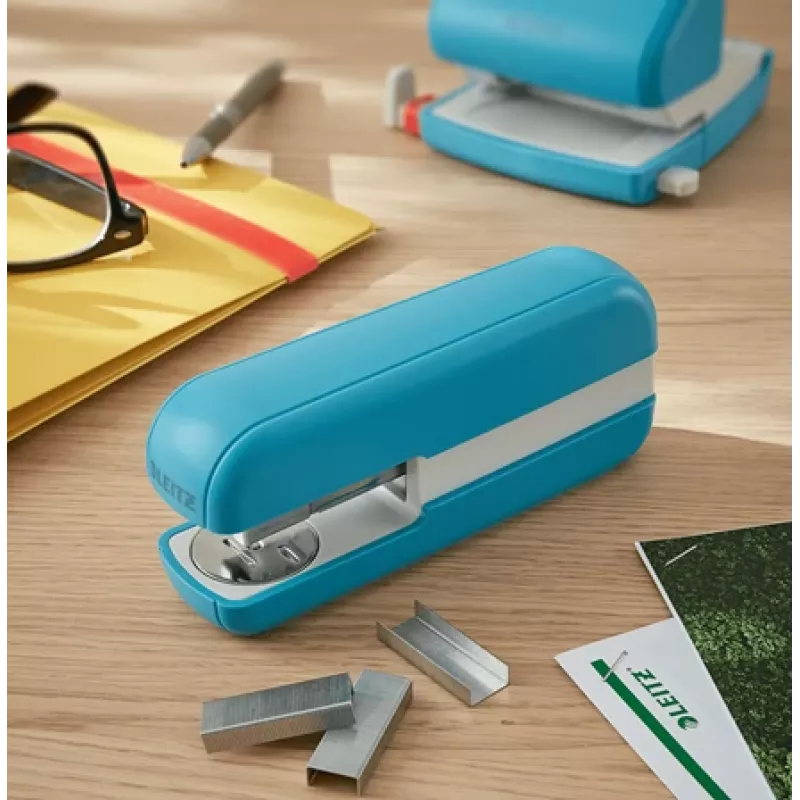 Leitz Cosy skavotājs 30 lapām, zils