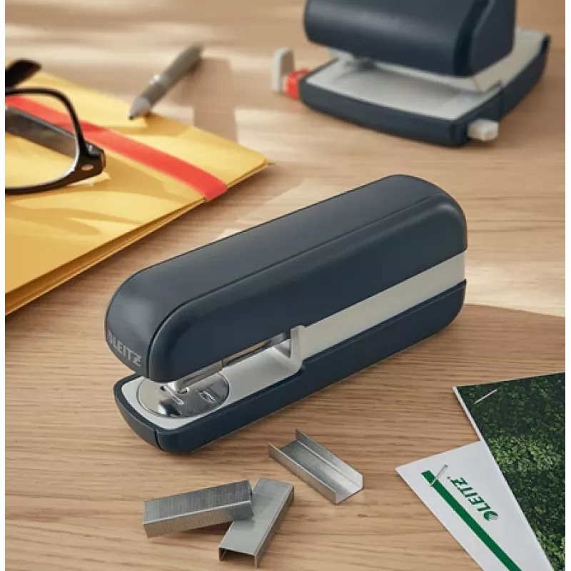 Leitz Cosy skavotājs 30 loksnēm, melns